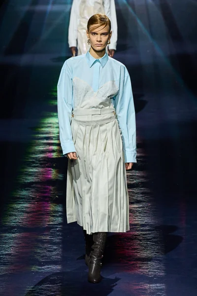 Look 14